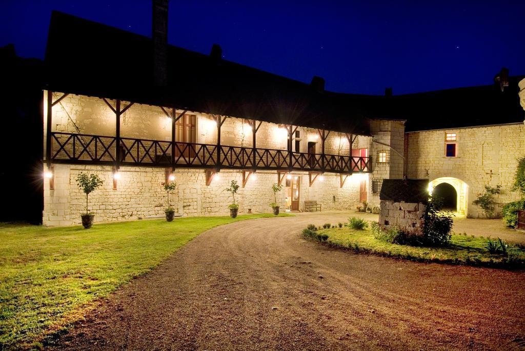 Chateau De La Roche Martel Bed and Breakfast Roiffé Esterno foto