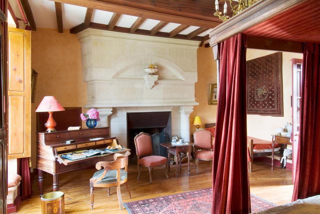 Chateau De La Roche Martel Bed and Breakfast Roiffé Camera foto